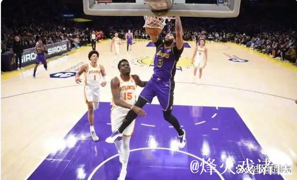沃克高效砍26分，老鹰客场不敌湖人