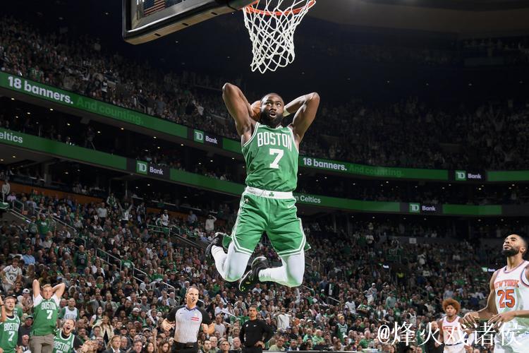 29记三分平历史纪录！绿军揭幕战大胜尼克斯